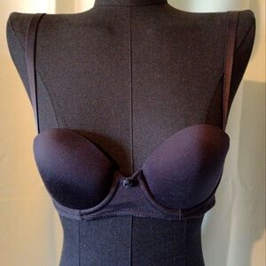 A Hanes Her Way Black Strap or Strapless Seamless Underwire Bra